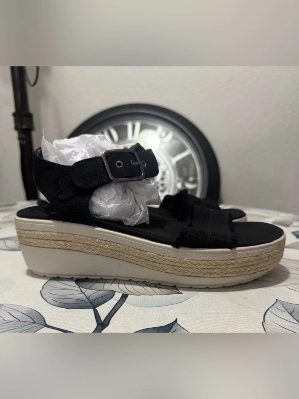 Skechers Size 9 Bobs Empress Platform Sandals. Black. Worn Once.